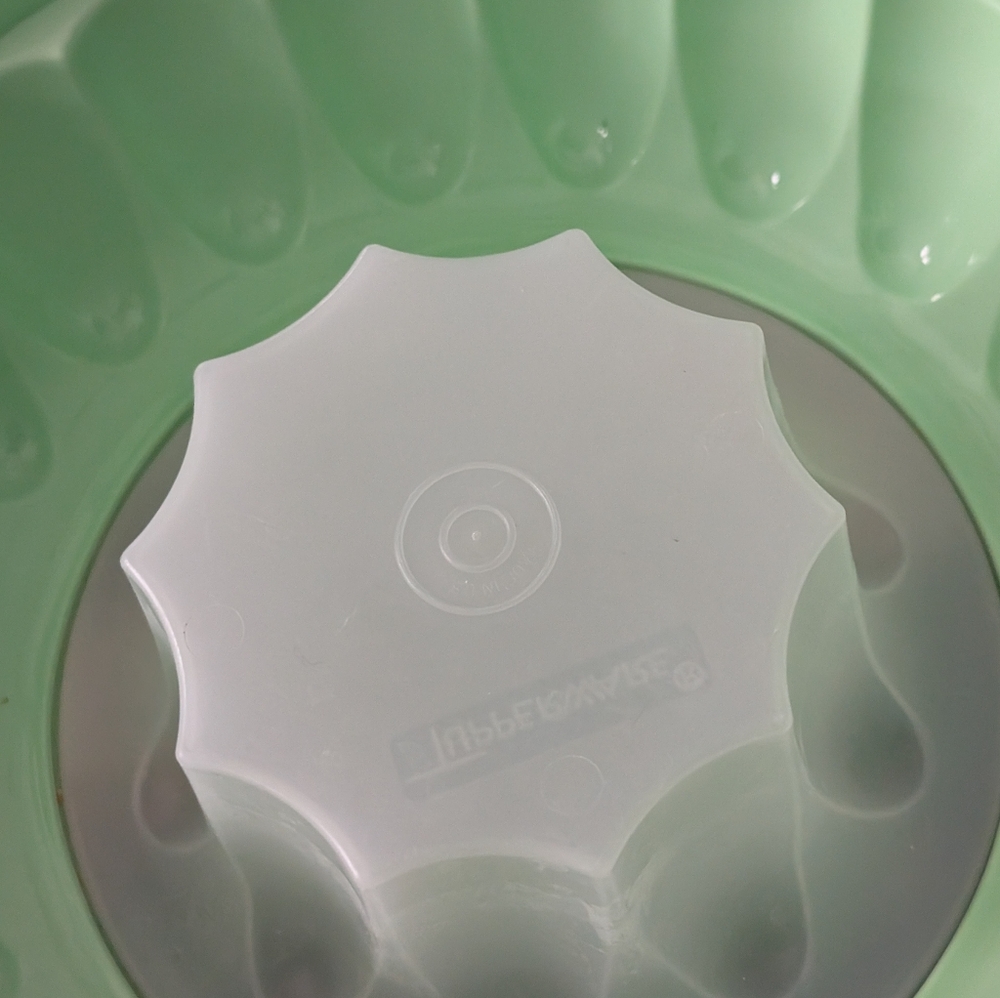 Tupperware - Picture 4 of 4